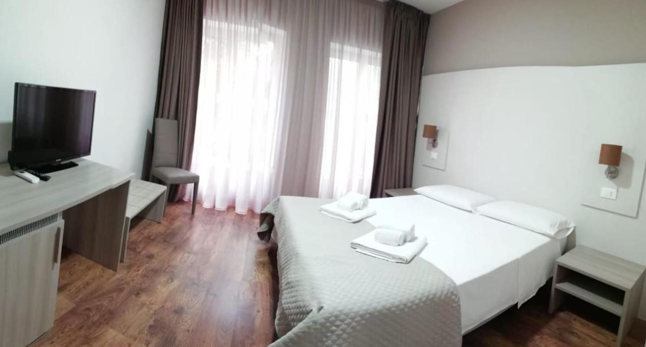 B&B Erifra Piccolo Hotel Cosenza Kültér fotó